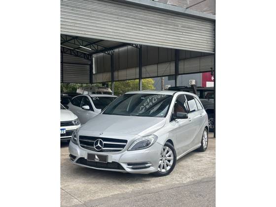 MERCEDES-BENZ B 200 1.6 SPORT TURBO GASOLINA 4P AUTOMÁTICO MERCEDES-BENZ B 200 1.6 SPORT TURBO GASOLINA 4P AUTOMÁTICO